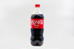 Напиток безалкогольный газированный Coca-Cola 888 мл пэт бутылка