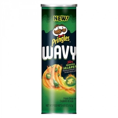 Рифленые чипсы Pringles Вэйви жаренный халапеньо 137 грамм